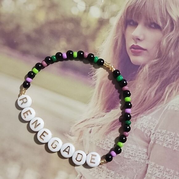 Taylor Swift Friendship Bracelet - Picture 1 of 2